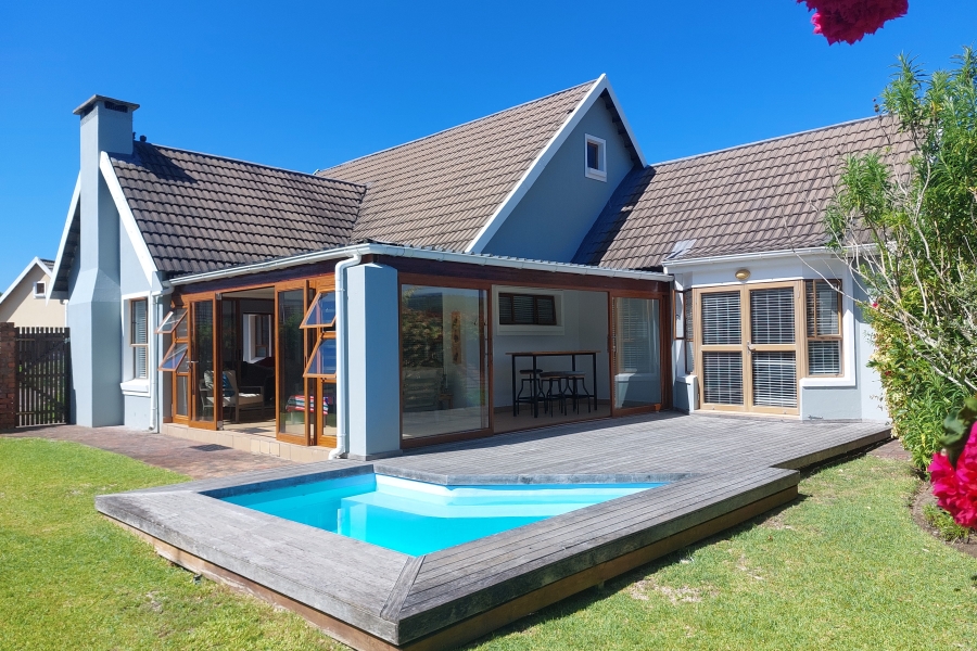 2 Bedroom Property for Sale in The Island Western Cape